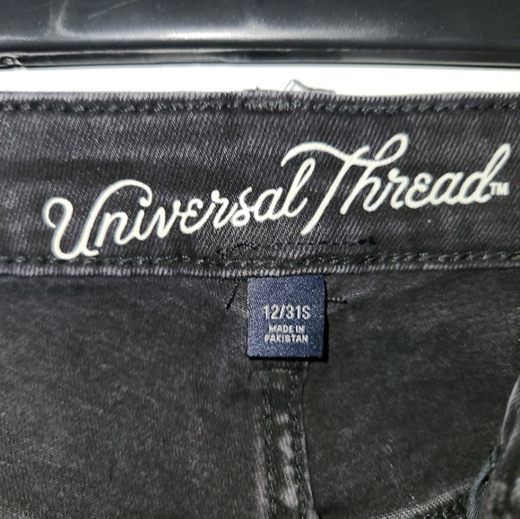 Women's Curvy Skinny Jeans - Picture 4 of 4